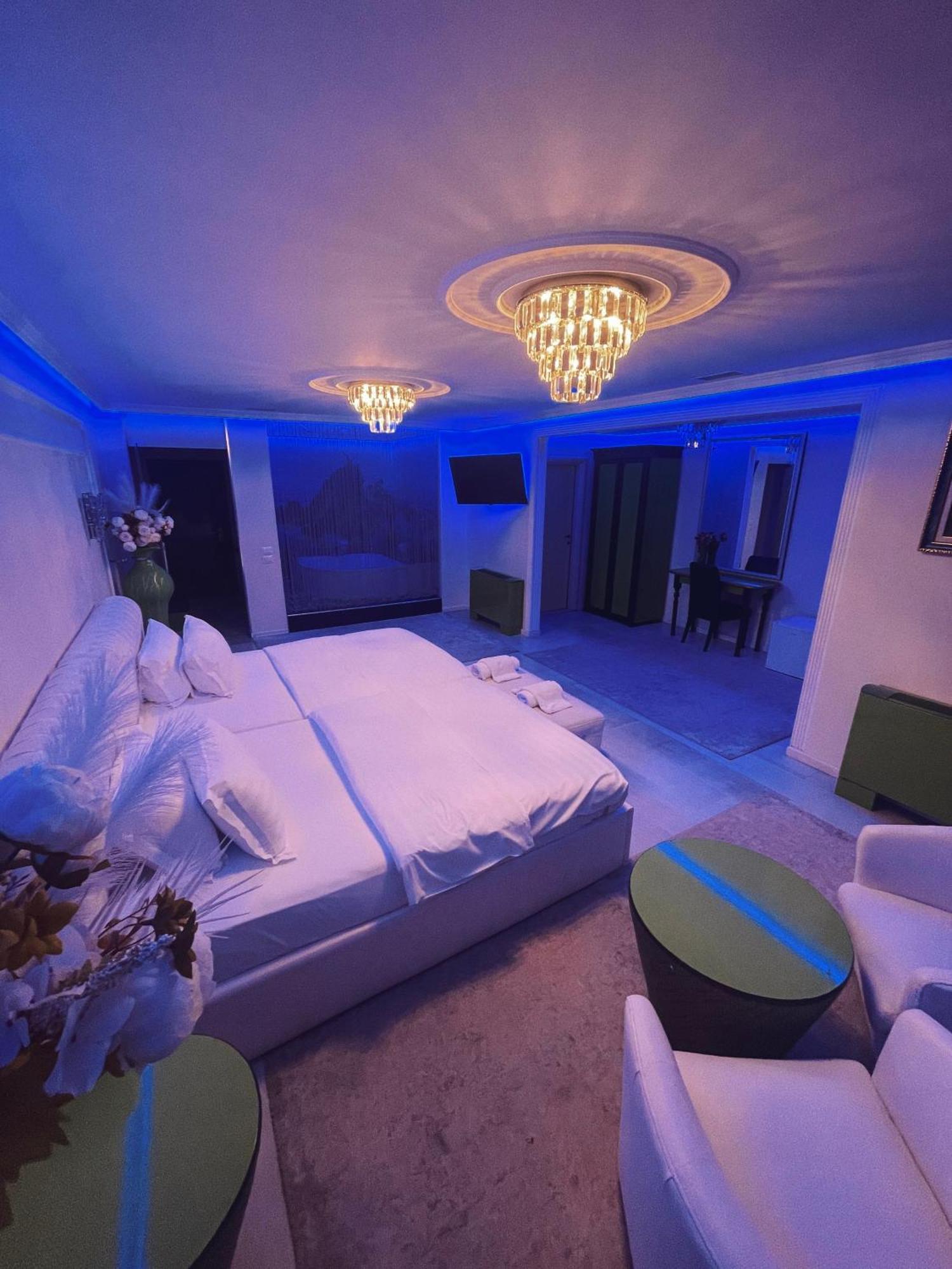 Hotel Rosa Blu Tirana Exterior photo