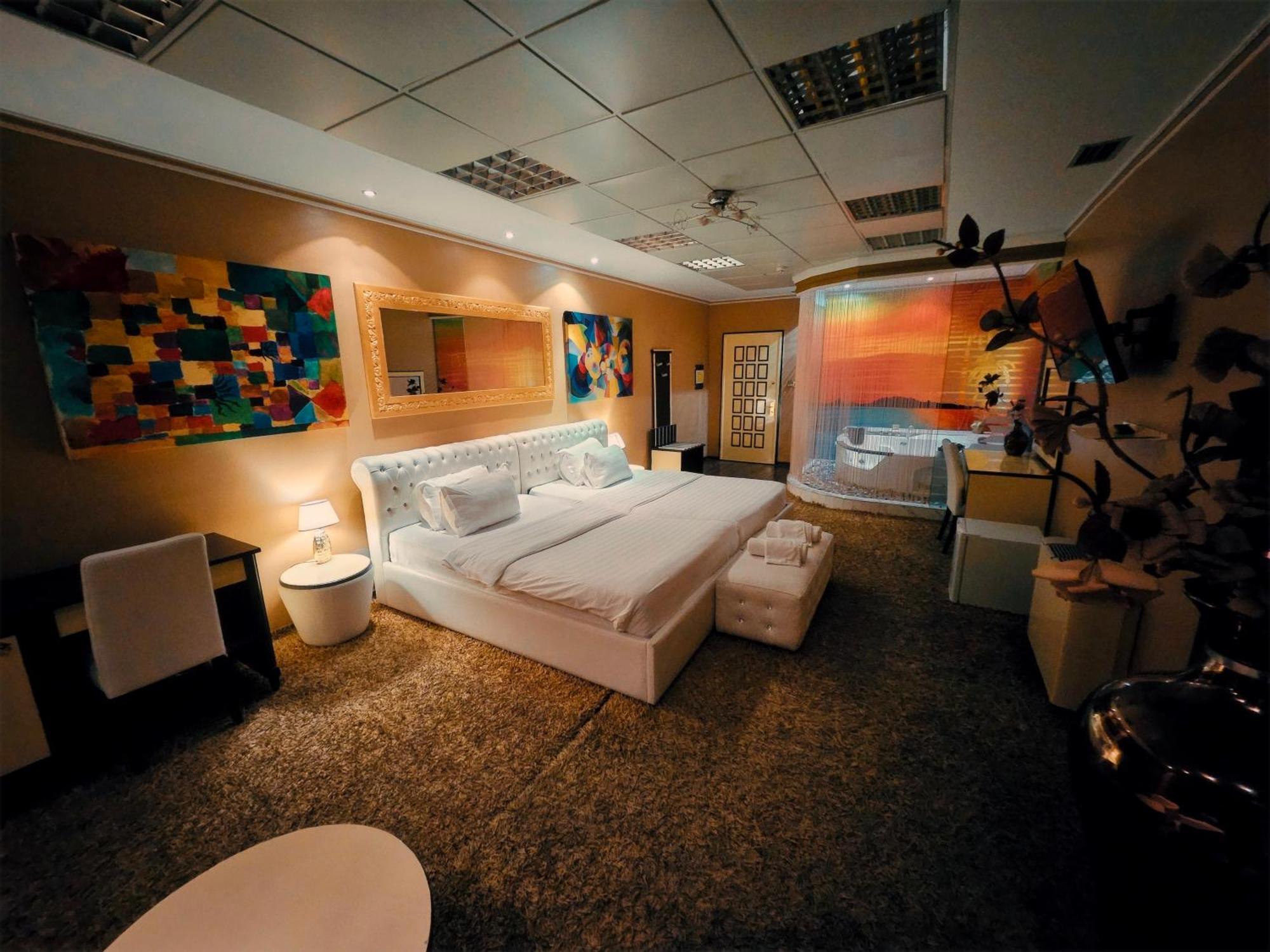 Hotel Rosa Blu Tirana Exterior photo